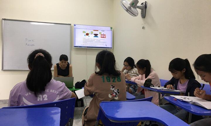 Sinh viên mạnh tay chi tiền ôn thi IELTS