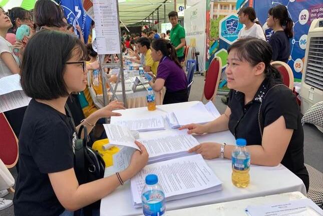 Tuyển sinh 2022: Không nên chạy theo ngành 'hot'