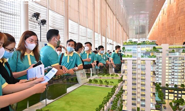 Loạn giá chung cư ở TP.HCM