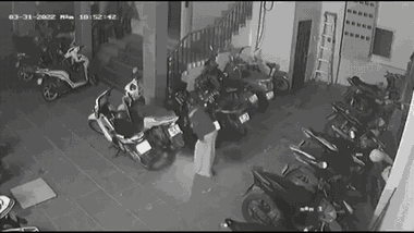 Video: Hiện trường nữ nghi phạm phóng hoả đốt nhà trọ khiến 6 người thương vong