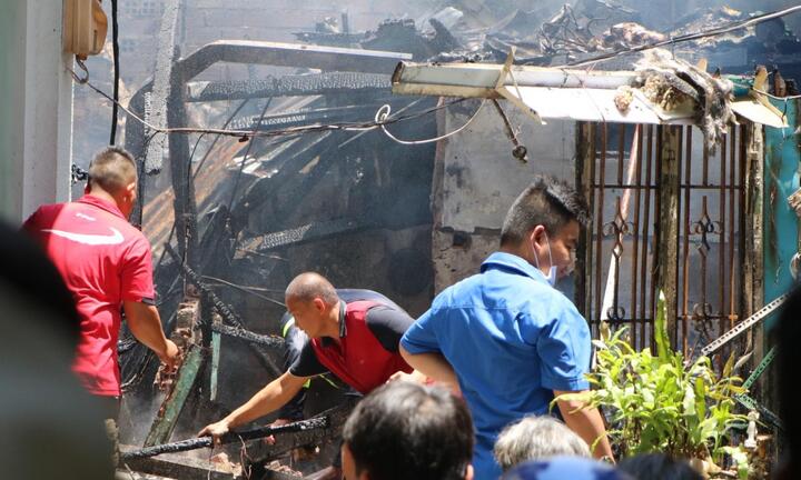 Nam thanh niên mua 18 lít dầu đốt nhà bạn gái ở TP.HCM