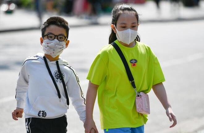 Chuyên gia: 'Chưa cho trẻ mầm non, lớp 1 đến lớp 6 tới trường là vô lý'