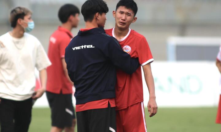 Thua ngược U19 Hà Nội, cầu thủ U19 Viettel khóc nức nở
