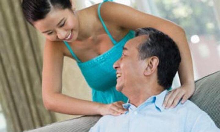 Bố chồng U70 nằng nặc đòi cưới vợ trẻ, sinh con ra mới biết mình 'đổ vỏ'