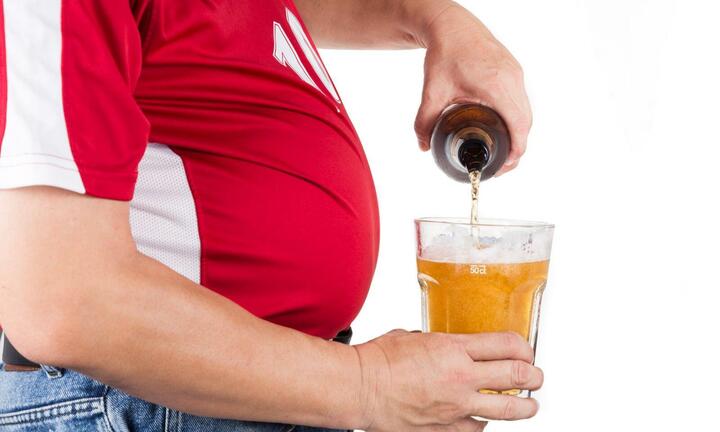 Cơ thể 'tuột dốc' sau khi uống quá nhiều rượu bia: 6 bộ phận trở nên xấu xí