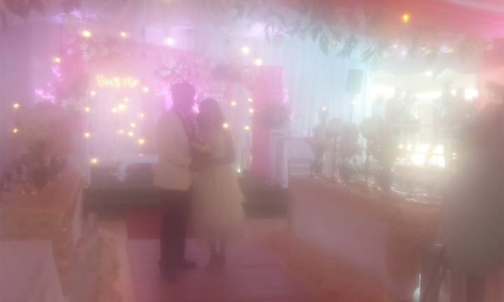 Dở khóc dở cười bộ ảnh cưới 'chìm trong sương khói mờ nhân ảnh’ gây bão MXH