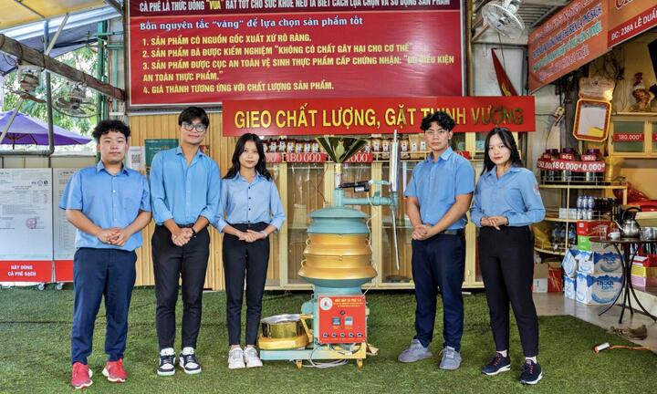 Học sinh Gia Lai sáng chế máy hấp cà phê thân thiện với môi trường