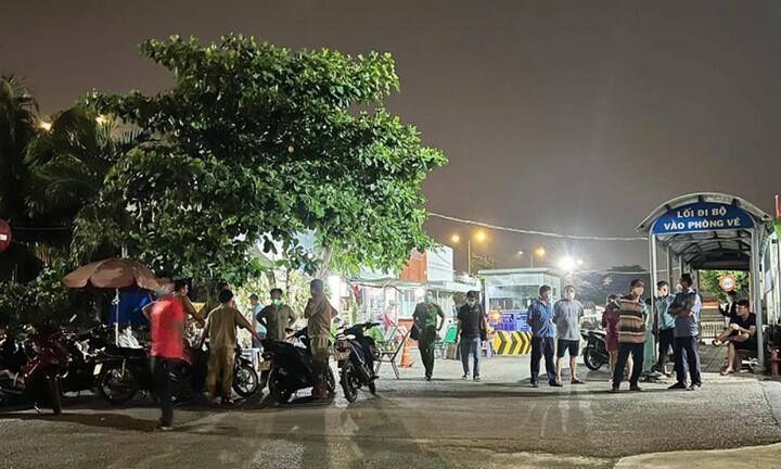 TP.HCM: Truy bắt tài xế xe ôm dùng tua vít đâm chết người ở Bến xe Ngã Tư Ga