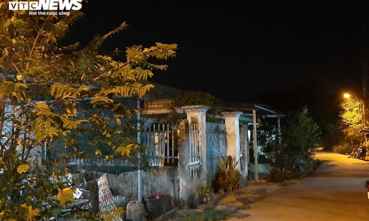 Hàng xóm bé gái 7 tuổi chết bất thường ở TP.HCM nói gì?