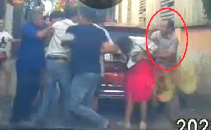 Đội phó Công an Bình Dương bị tố hành hung phụ nữ khi bị nhắc đỗ xe chắn lối đi