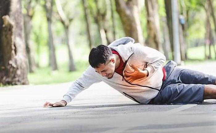 Những dấu hiệu cảnh báo đột quỵ và cách giúp bạn ngăn ngừa trước khi quá muộn