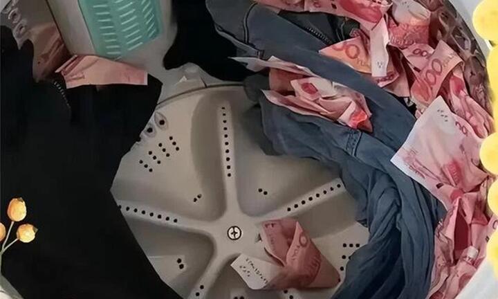 Dân mạng cười ngất chuyện bà vợ vớ được cả nắm tiền của chồng trong máy giặt