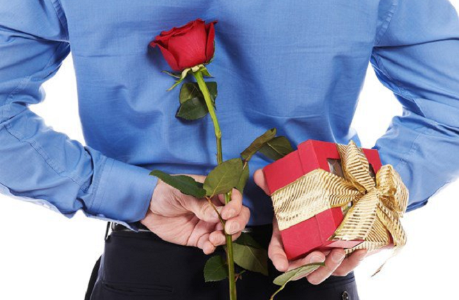 Mắng xéo vợ bằng hoa nhân kỷ niệm ngày cưới