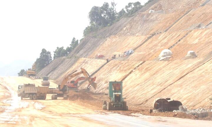 Bộ GTVT thúc tiến độ đưa cao tốc La Sơn - Túy Loan vào khai thác 