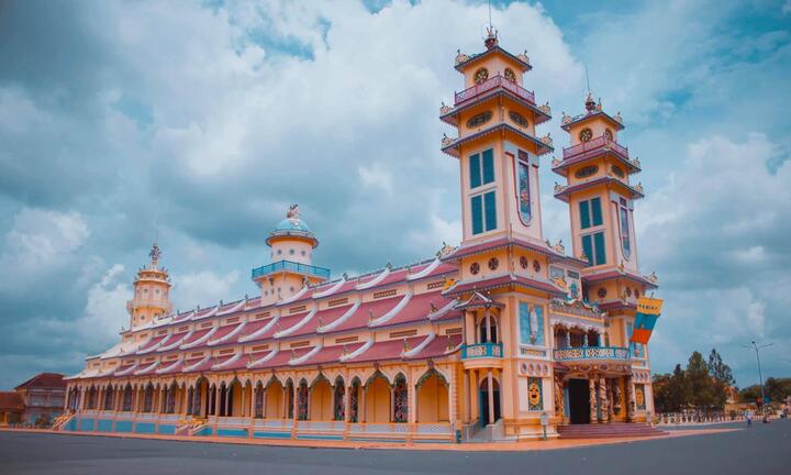 Đến Tây Ninh nhất định phải check-in tòa thánh ‘1 tấc đất ngàn góc sống ảo’ này