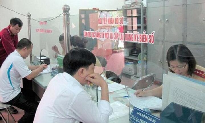 Người dân có thể tới công an phường, xã đăng ký biển số xe máy từ 21/5