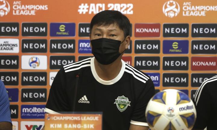 HLV Jeonbuk khen HAGL tiến bộ, ngại nhất Xuân Trường