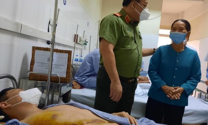 Hai chiến sĩ Công an TP Hà Nội bị thương khi truy bắt tội phạm
