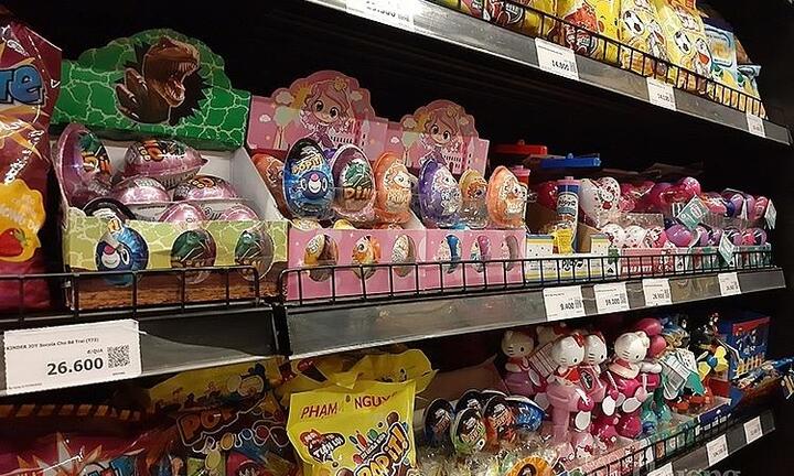 Kẹo socola Kinder Surprise bị thu hồi vì nhiễm khuẩn vắng bóng ở Hà Nội