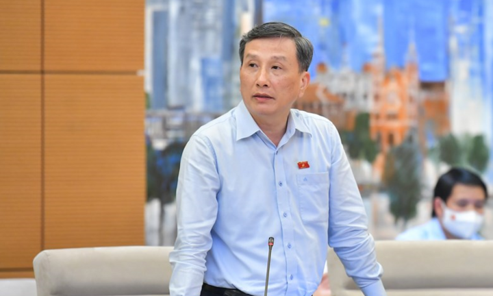 Đấu giá quyền sử dụng tần số vô tuyến điện phải theo quy định về đấu giá tài sản