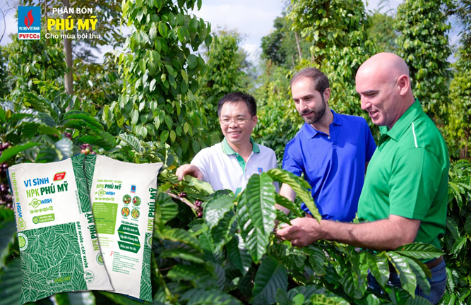 Ra mắt sản phẩm mới NPK Phú Mỹ chứa vi sinh vật có ích