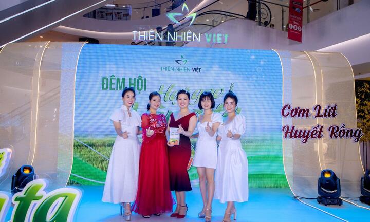 Diễn viên Lê Khánh làm đại sứ thương hiệu Cơm lứt huyết rồng