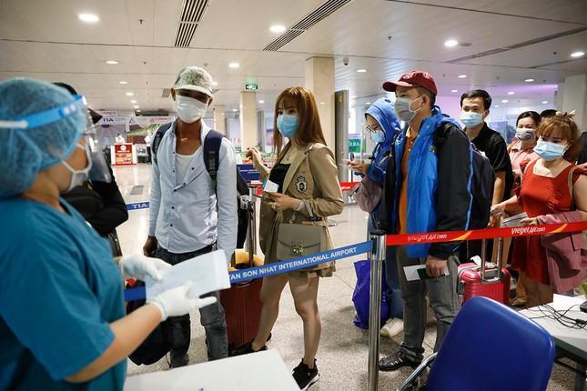 TP.HCM kiến nghị tạm ngưng khai báo y tế với người nhập cảnh