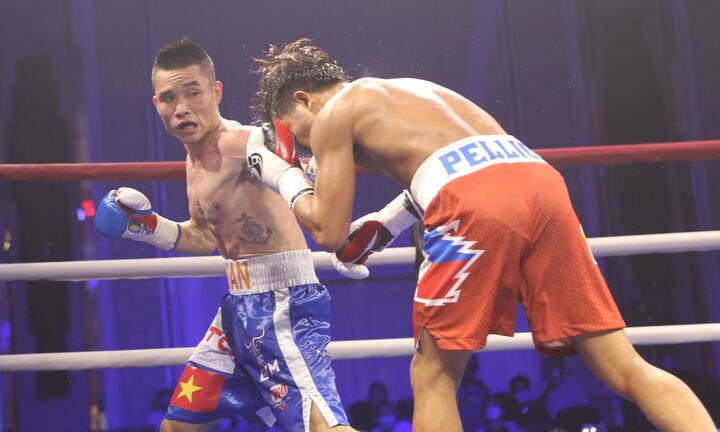 Đinh Hồng Quân trở thành võ sĩ Việt Nam đầu tiên giành đai IBF Châu Á