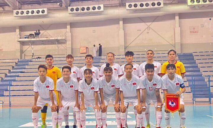 Tuyển nữ futsal Việt Nam thắng Bahrain