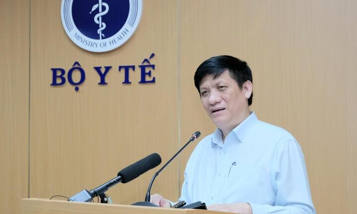 Bộ trưởng Y tế: Không thiếu vaccine COVID-19, vì sao tiêm mũi 3 vẫn chậm?