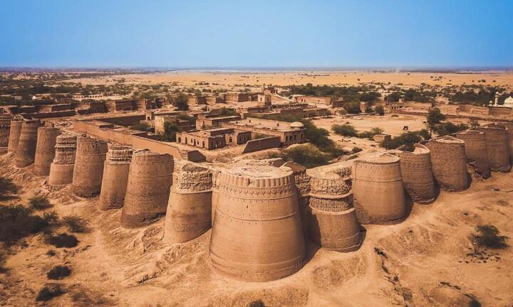 Pháo đài khổng lồ ở sa mạc: Kỳ quan đáng kinh ngạc được con người tạo nên