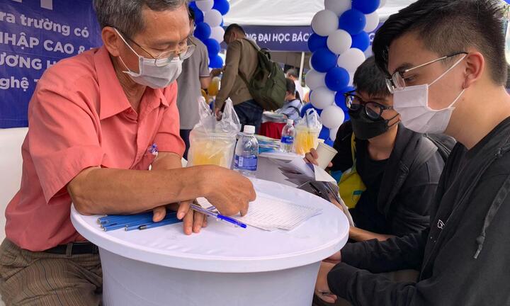Đăng ký xét tuyển đại học: Chọn ngành hot hay ngành yêu thích?