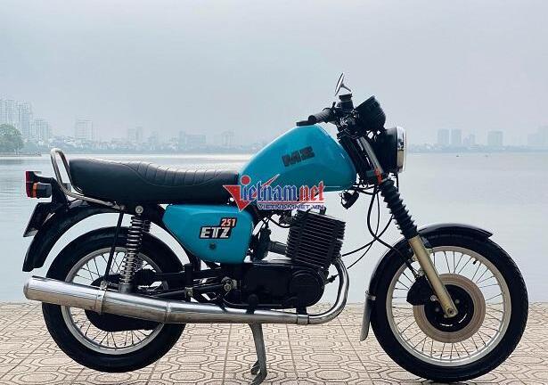 Môtô cổ MZ ETZ 250 hàng độc giá 250 triệu đồng gây sốt ở Hà Nội