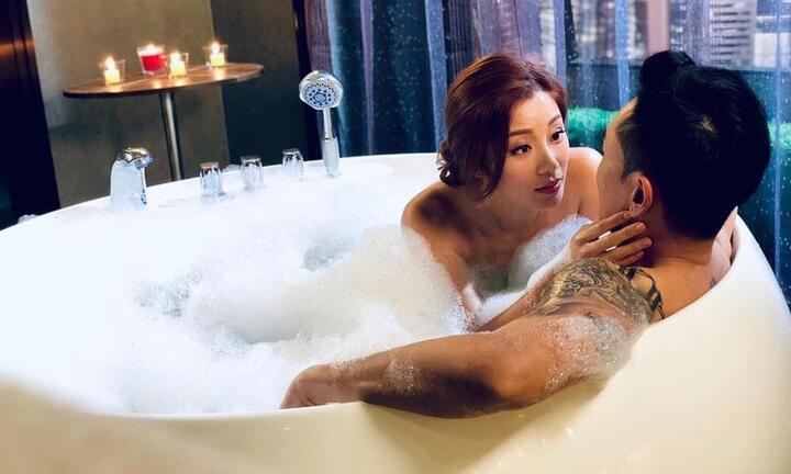 Sự cực nhọc, căng thẳng của diễn viên TVB khi đóng cảnh nóng