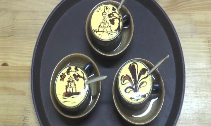 Video: Hà Nội thu nhỏ trên cốc cà phê trứng 