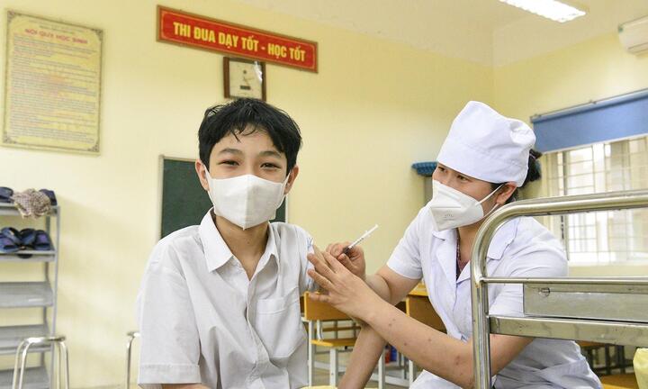 Tiêm mũi 4 vaccine COVID-19 sau mũi 3 ít nhất 4 tháng