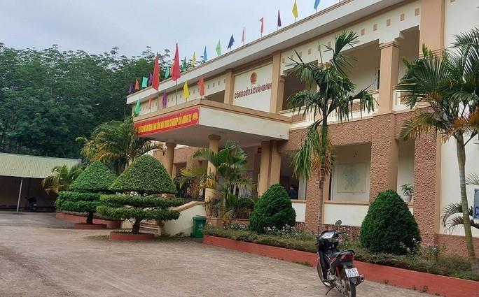 Toàn bộ lãnh đạo xã bỏ nhiệm sở đi du lịch trong ngày làm việc bình thường