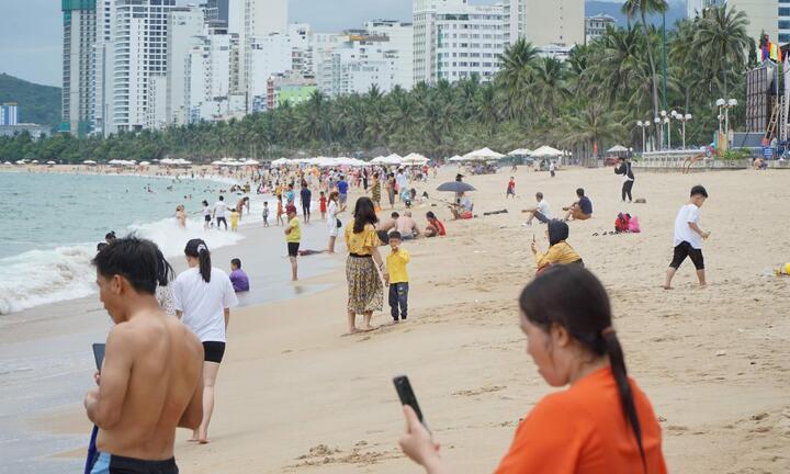 Khách né đi chơi kiểu 'hành xác', Đà Lạt, Nha Trang hết cảnh biển người