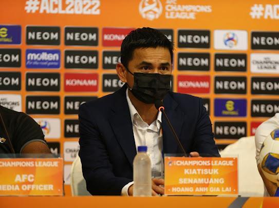 HLV Kiatisak: 'Tự hào với chiến thắng của HAGL'