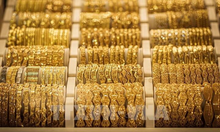 Giá vàng châu Á phiên 3/5 chạm mức thấp của hai tháng rưỡi