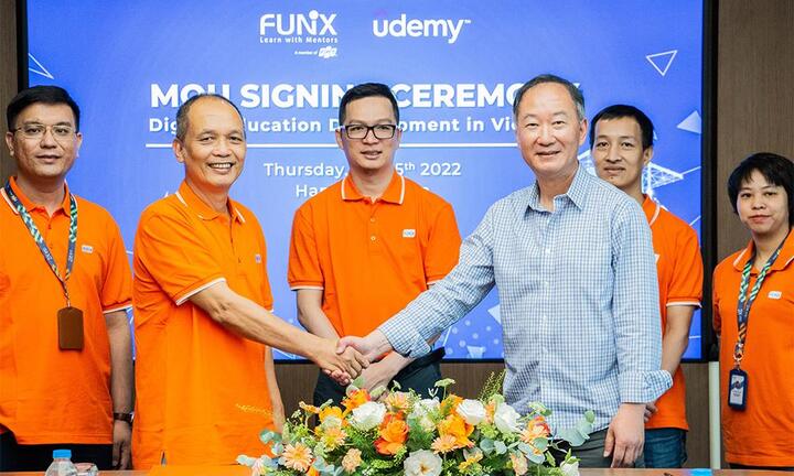 Nền tảng học và dạy trực tuyến lớn nhất thế giới công bố hợp tác ở Việt Nam