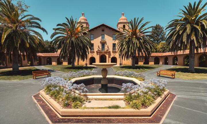 Đại học top đầu thế giới dừng công bố dữ liệu tuyển sinh