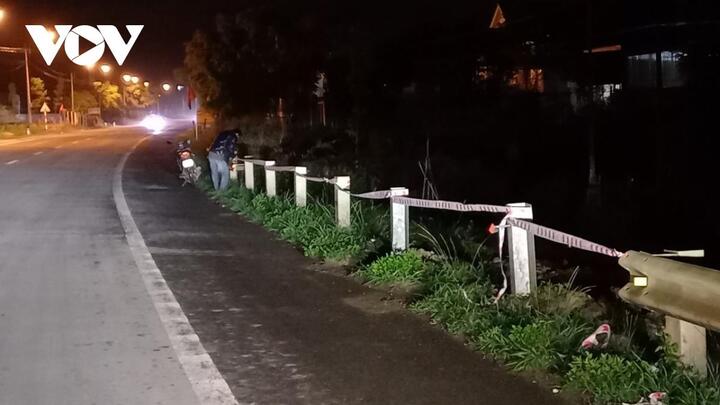 Ngang nhiên tháo dỡ dải lan can đường bộ Quốc lộ 14