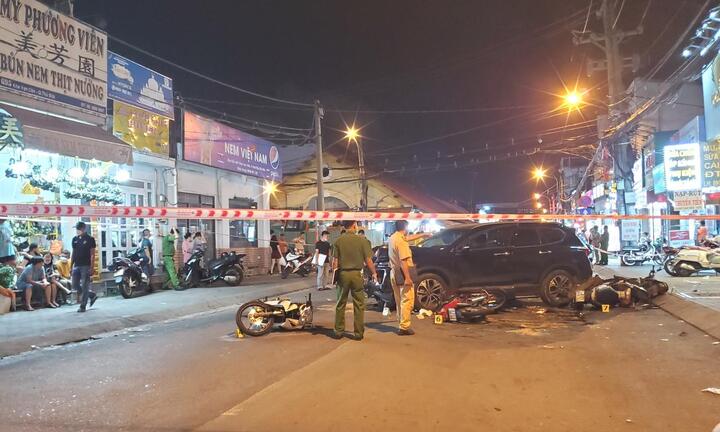 Công an kêu gọi tài xế ô tô đâm nhiều xe máy ở TP.HCM ra trình diện