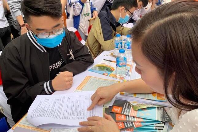 Tuyển sinh đại học 2022 và nỗi lo tăng học phí