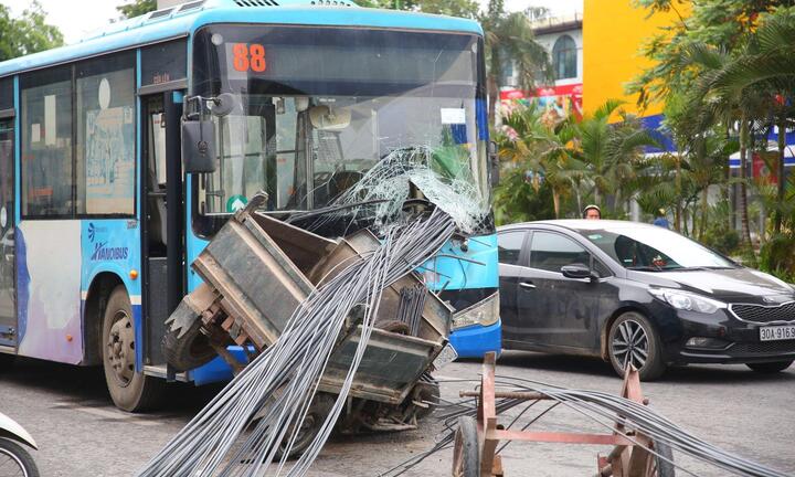 Xe tự chế, xe giả danh thương binh lộng hành: Hà Nội yêu cầu công an xử nghiêm