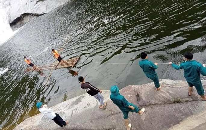 Người đàn ông mất tích bí ẩn ở thác 7 tầng Nghệ An sau khi livestream