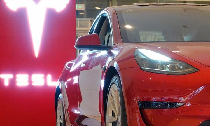 Tesla thu hồi 130.000 xe tại Mỹ do lỗi màn hình cảm ứng