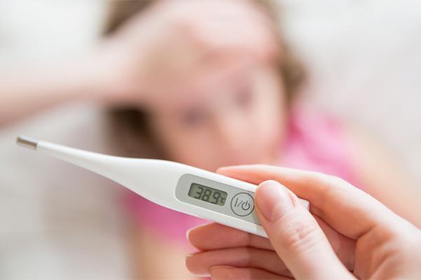 Ho, đau ngực, mệt mỏi kéo dài - triệu chứng ung thư máu dễ nhầm với cảm cúm