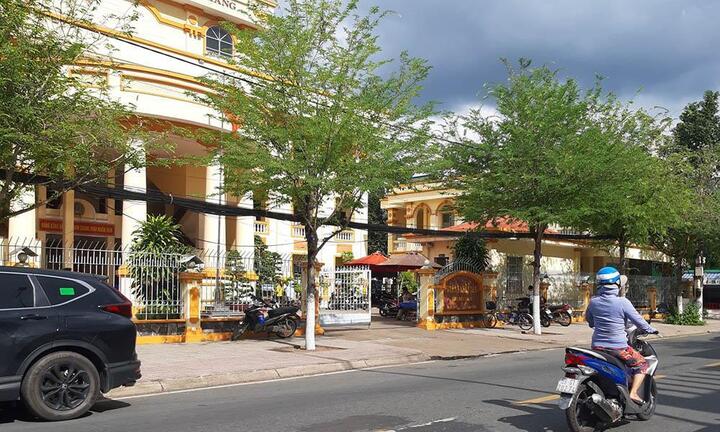 Điều tra vụ nghi nổ súng trước cổng tòa án Tiền Giang